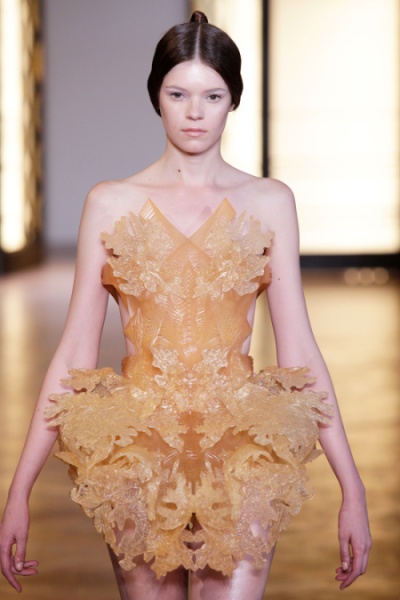 hybrid-holism-iris-van-herpen-3d-printed-dress-2